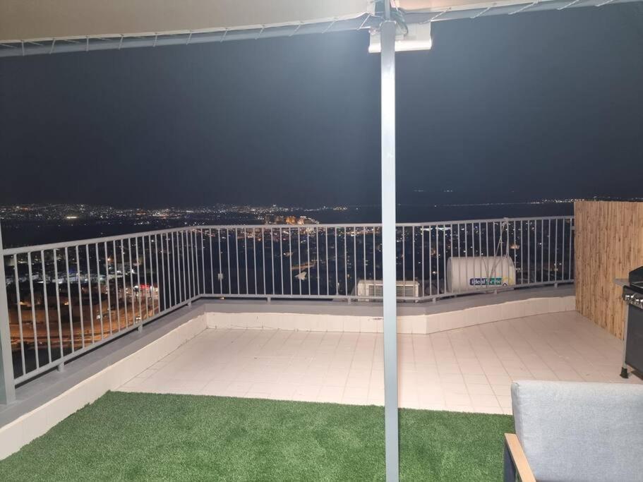 شقة דירת זוּגַג מפנקת עם מרפסת משגעת ונוף למפרץ. إيلات المظهر الخارجي الصورة